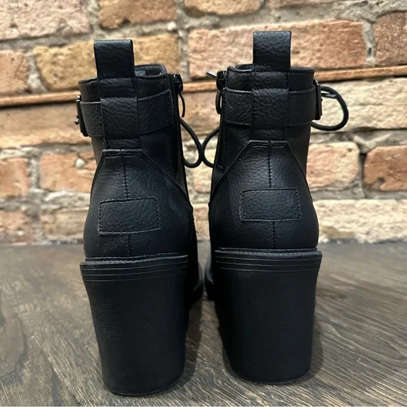 Torrid - Black Boots - Size 6WW - Picture 2 of 4